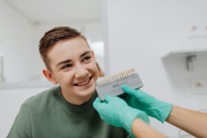 Fațetele dentare: soluția estetică pentru un zâmbet perfect?